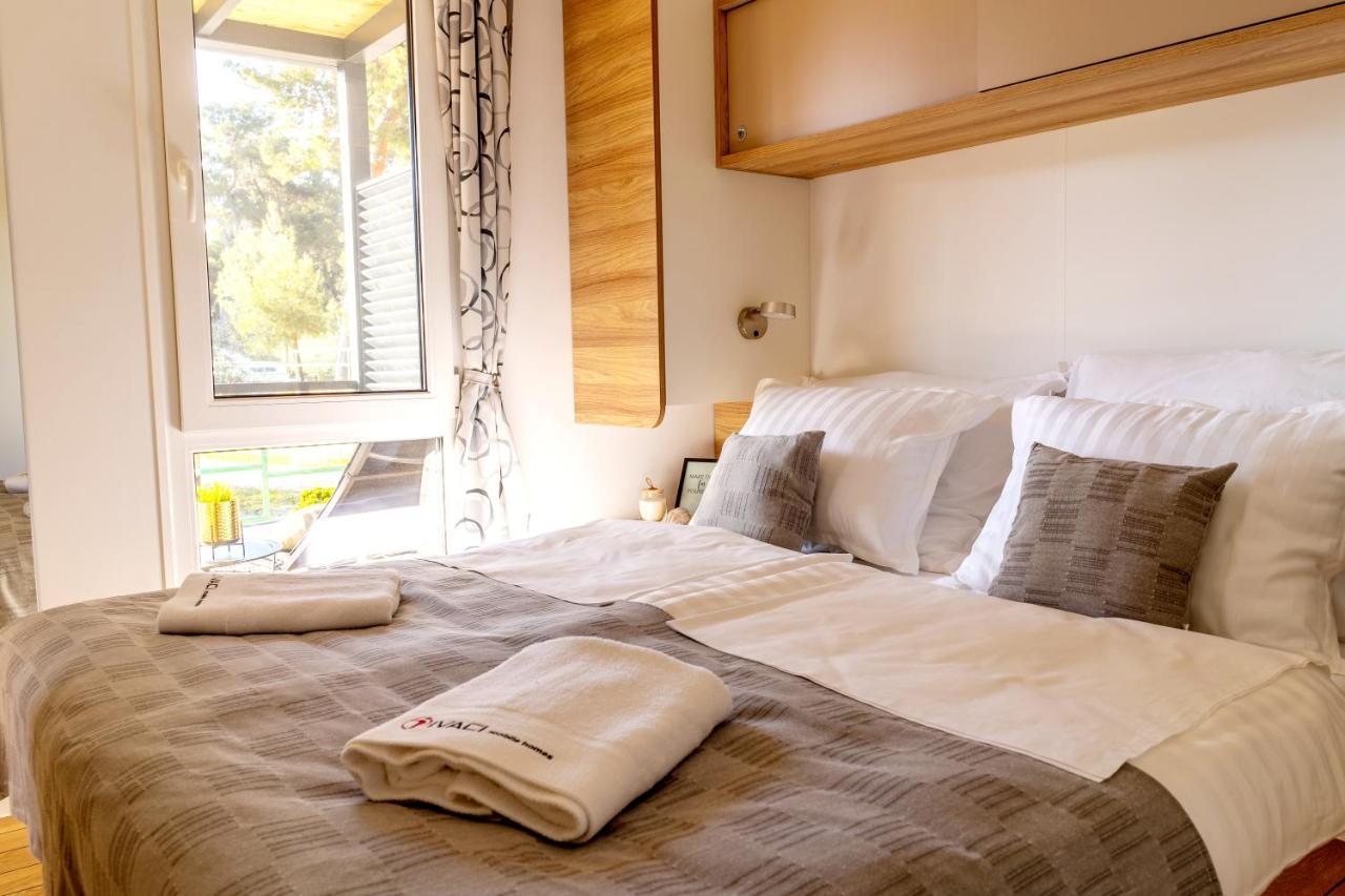 Luxury Mobile Homes Ivaci ロヴィニ エクステリア 写真